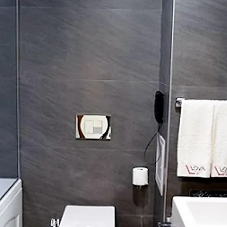 Hotel Lova & 4*