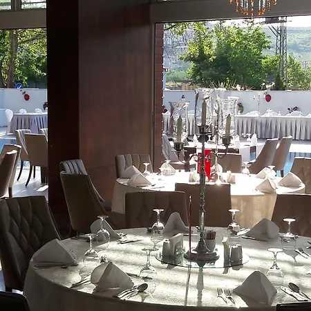 Lova & Hotel Yalova (Yalova)