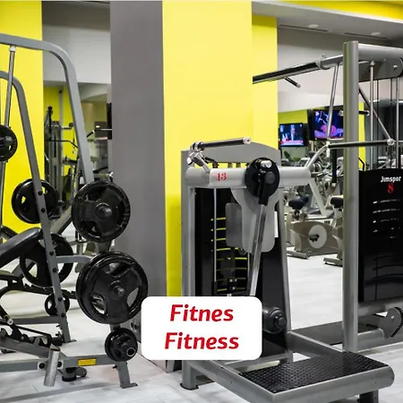 호텔 Lova & 얄로바