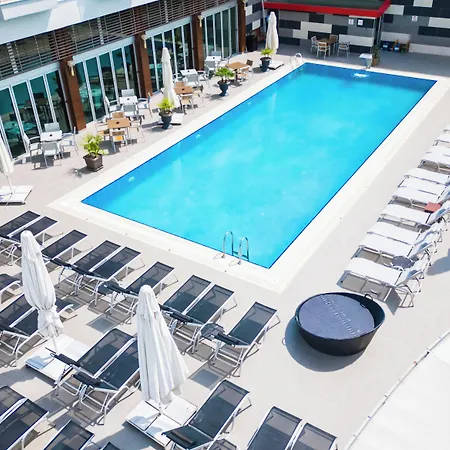 Otel Lova & 4*