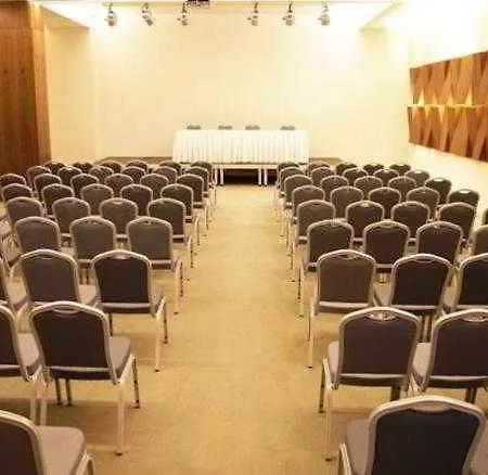 Yalova Lova & Yalova Hotel 4*