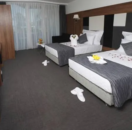 Hotel Yalova Lova & Yalova