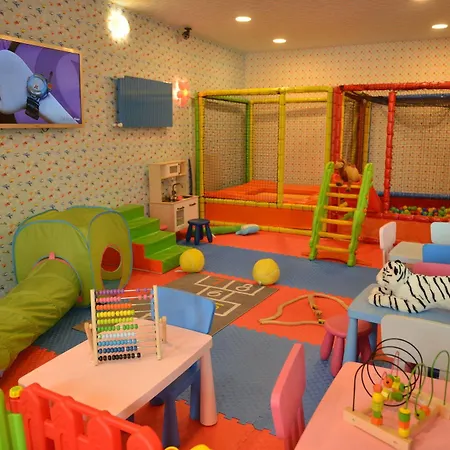 Yalova Lova & Yalova Hotel 4*